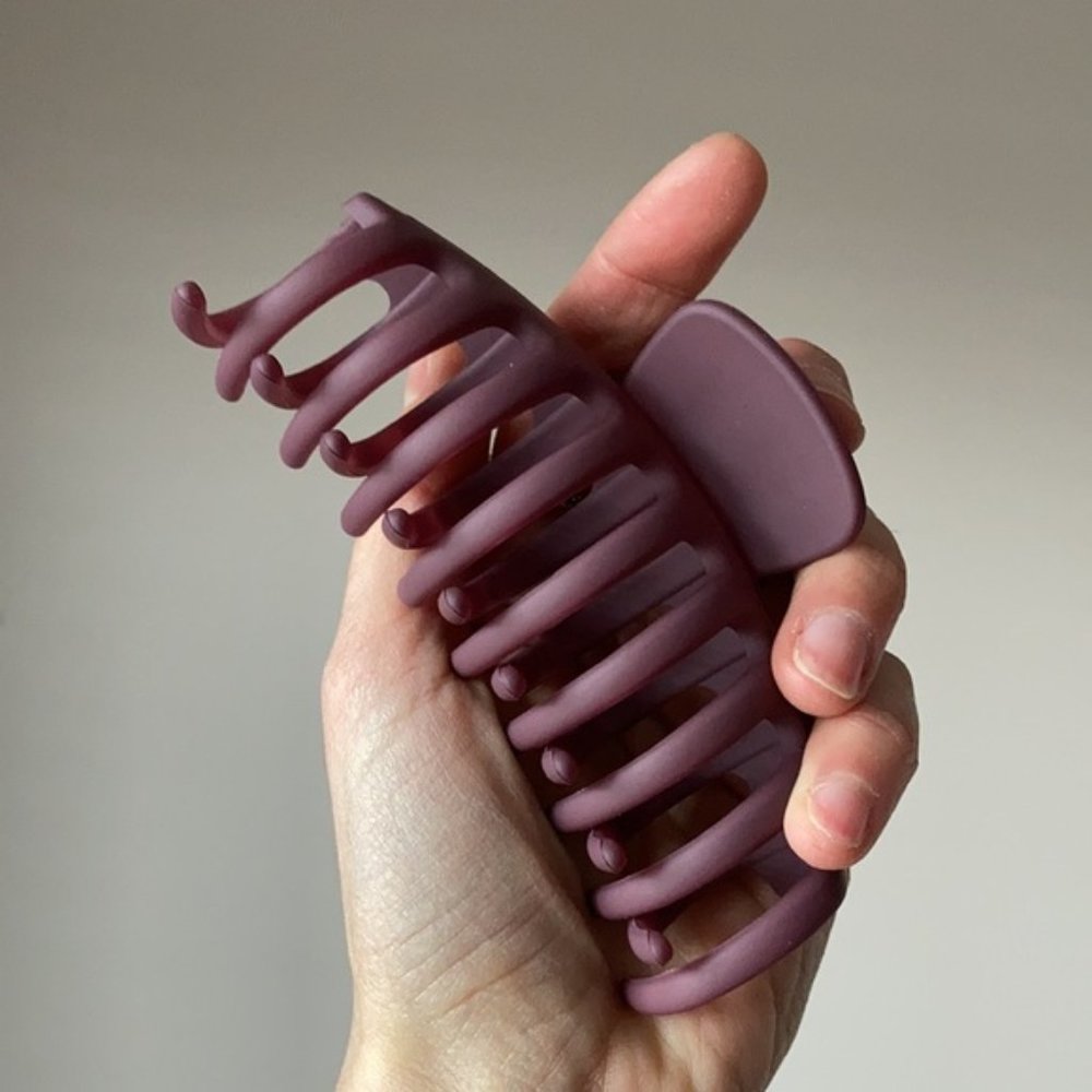 FREE Large claw clip - Picture 7 of 10